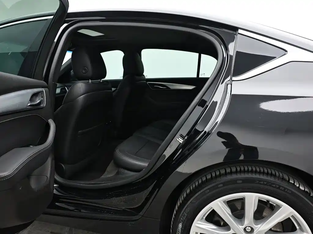 Cadillac CT5 — миниатюра 12