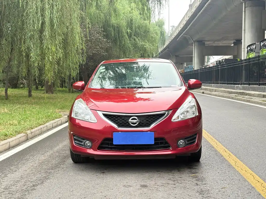 Nissan Tiida — миниатюра 2