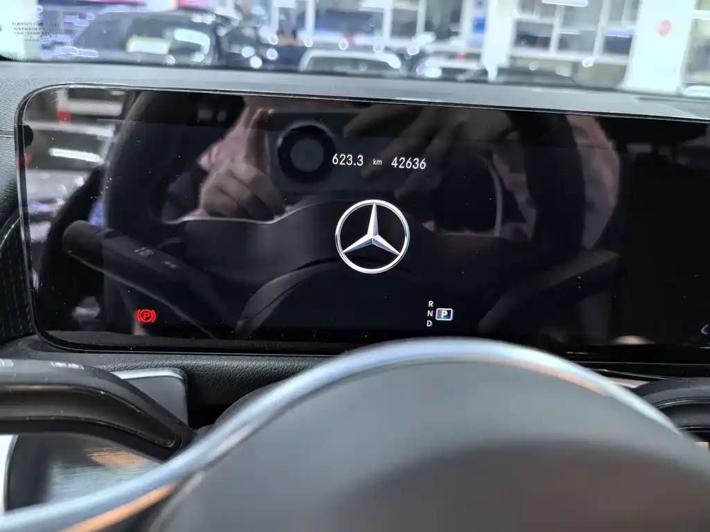 Mercedes-Benz GLB — миниатюра 10