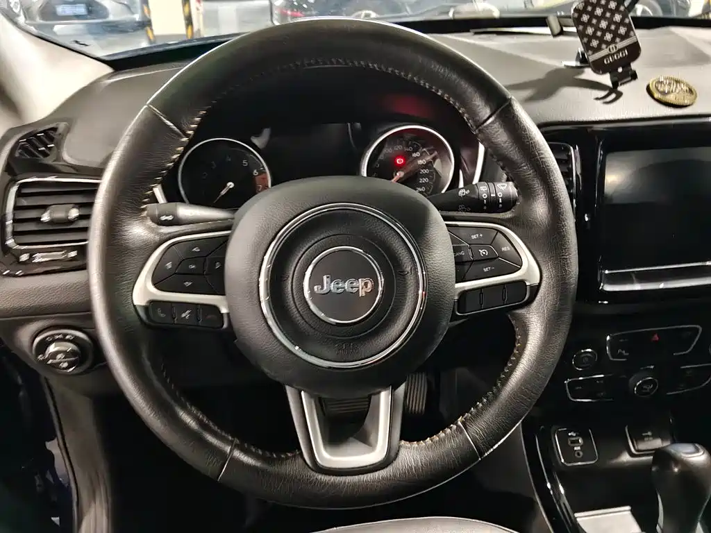 Jeep Compass — миниатюра 12