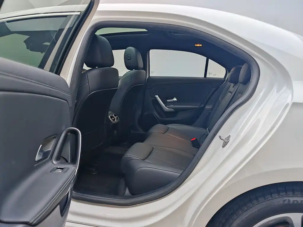 Mercedes-Benz A-Class — миниатюра 17