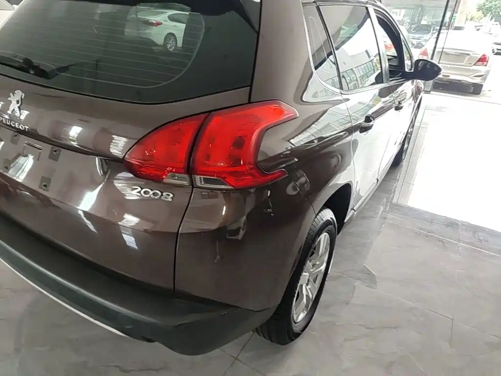 Peugeot 2008 — миниатюра 8