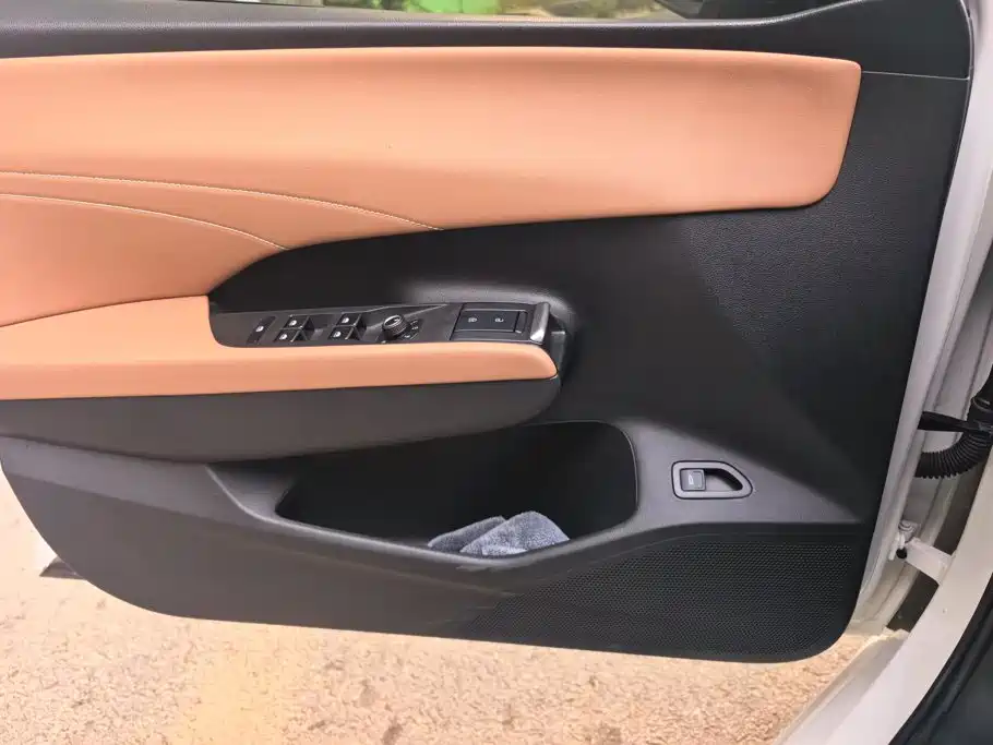 Volkswagen Sagitar — миниатюра 7