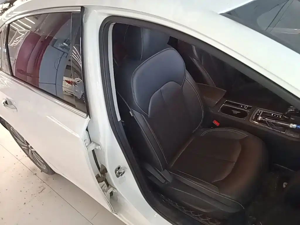 Roewe i6 Classic — миниатюра 25