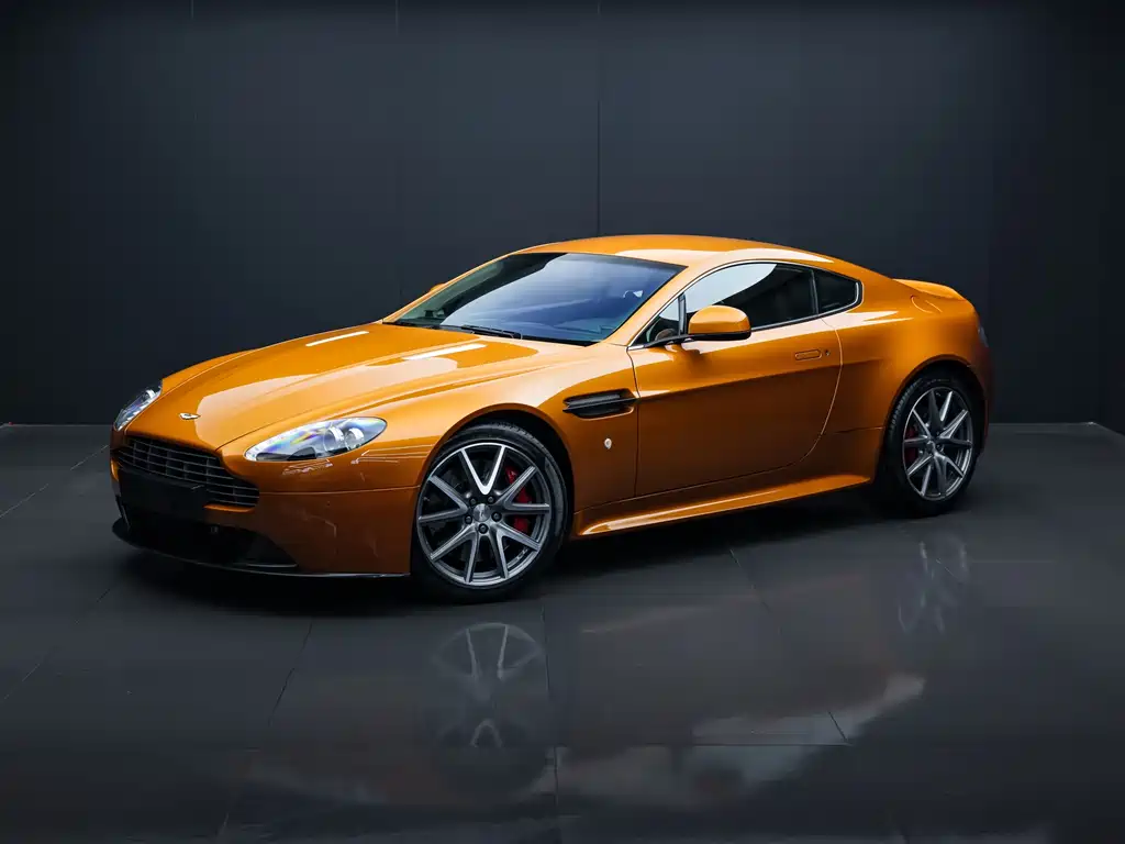 Aston Martin V8 Vantage 2013