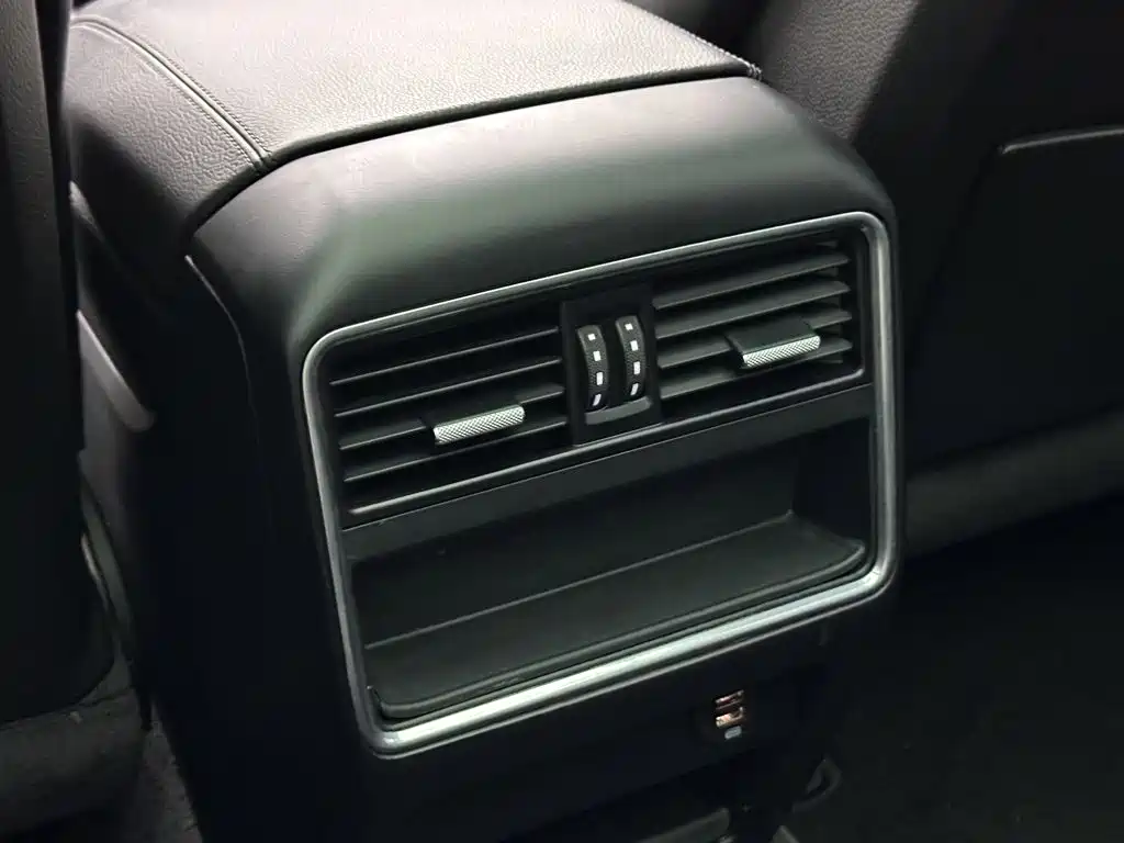 Porsche Cayenne — миниатюра 19