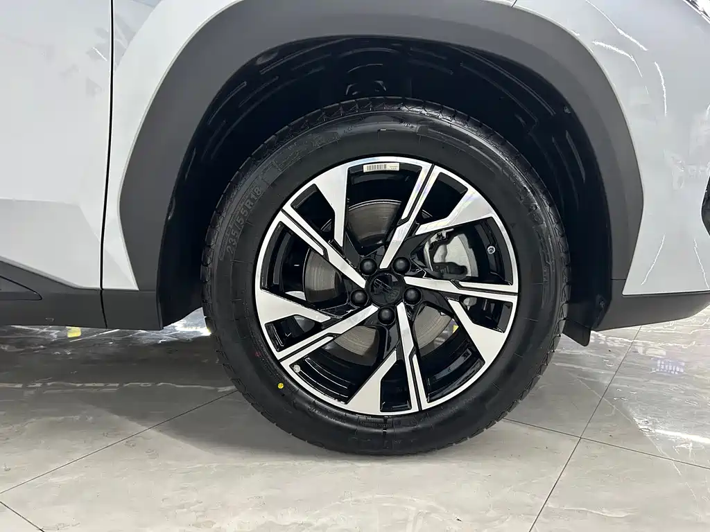 Geely Boyue L — миниатюра 7