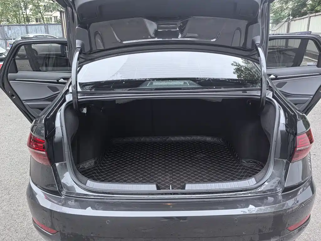 Volkswagen Sagitar — миниатюра 10