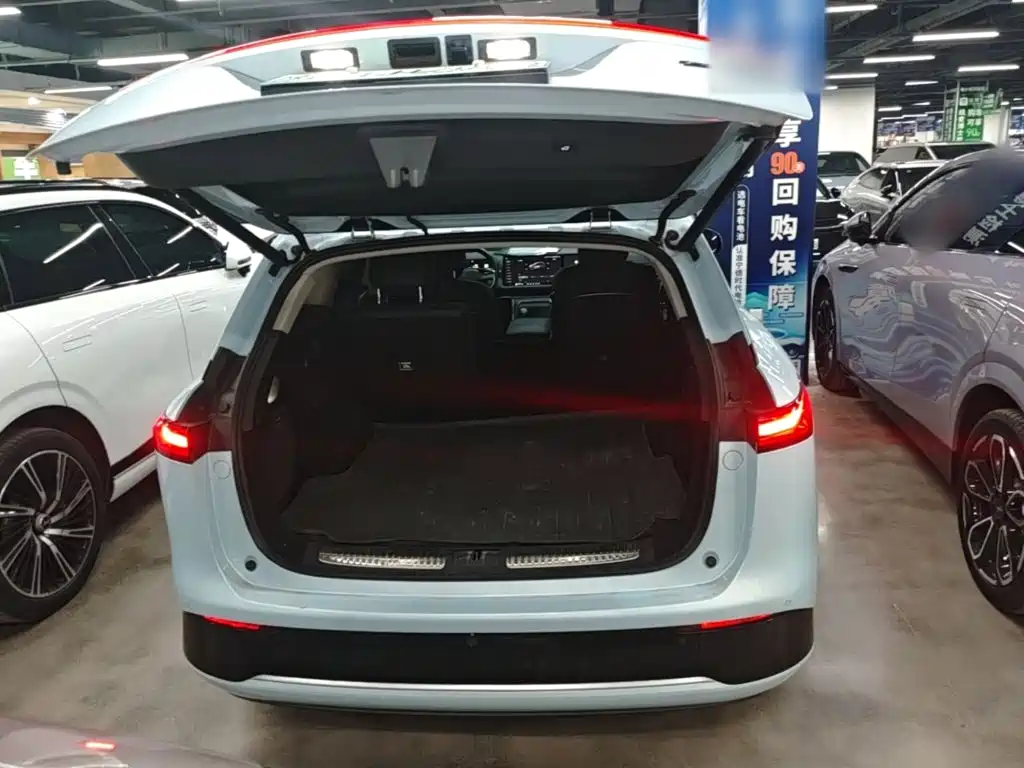 XPeng G9 — миниатюра 19