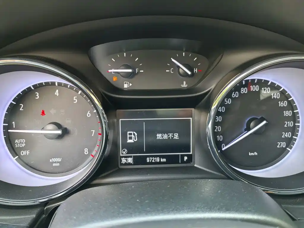 Buick Verano — миниатюра 12