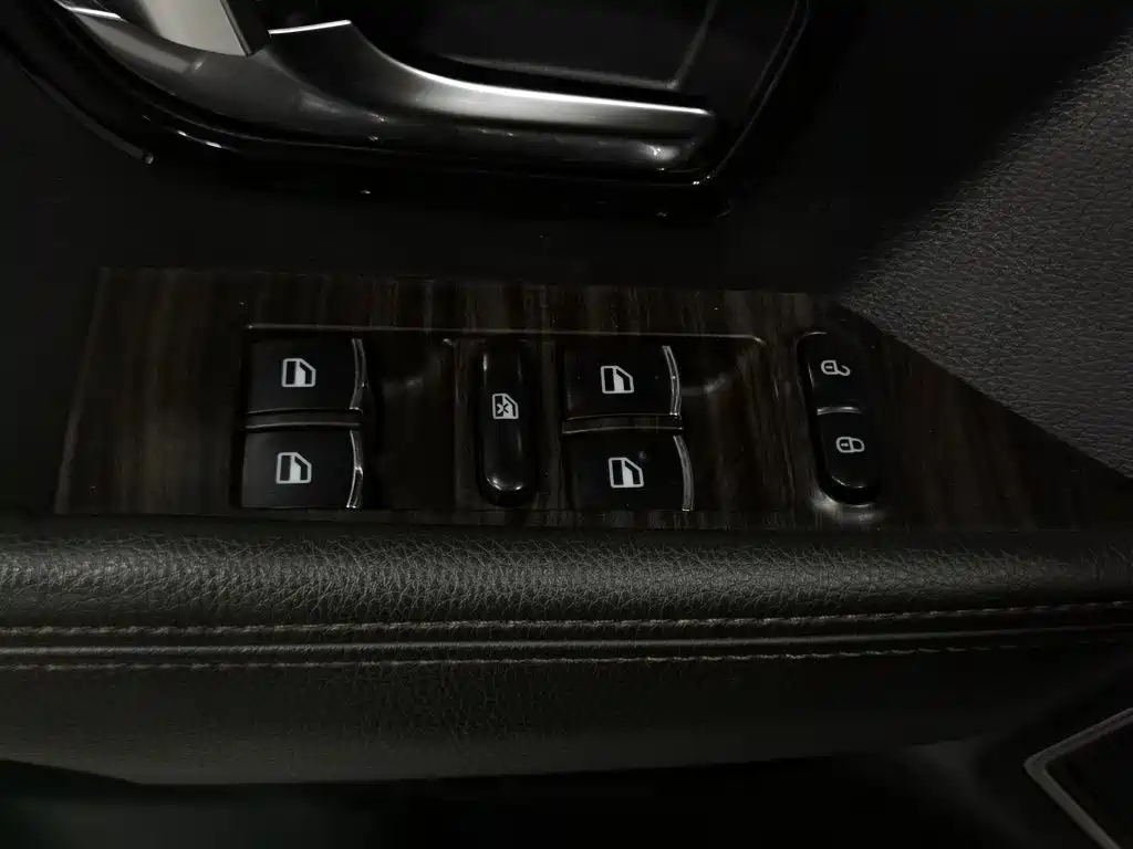 Landwind Landwind X7 — миниатюра 9