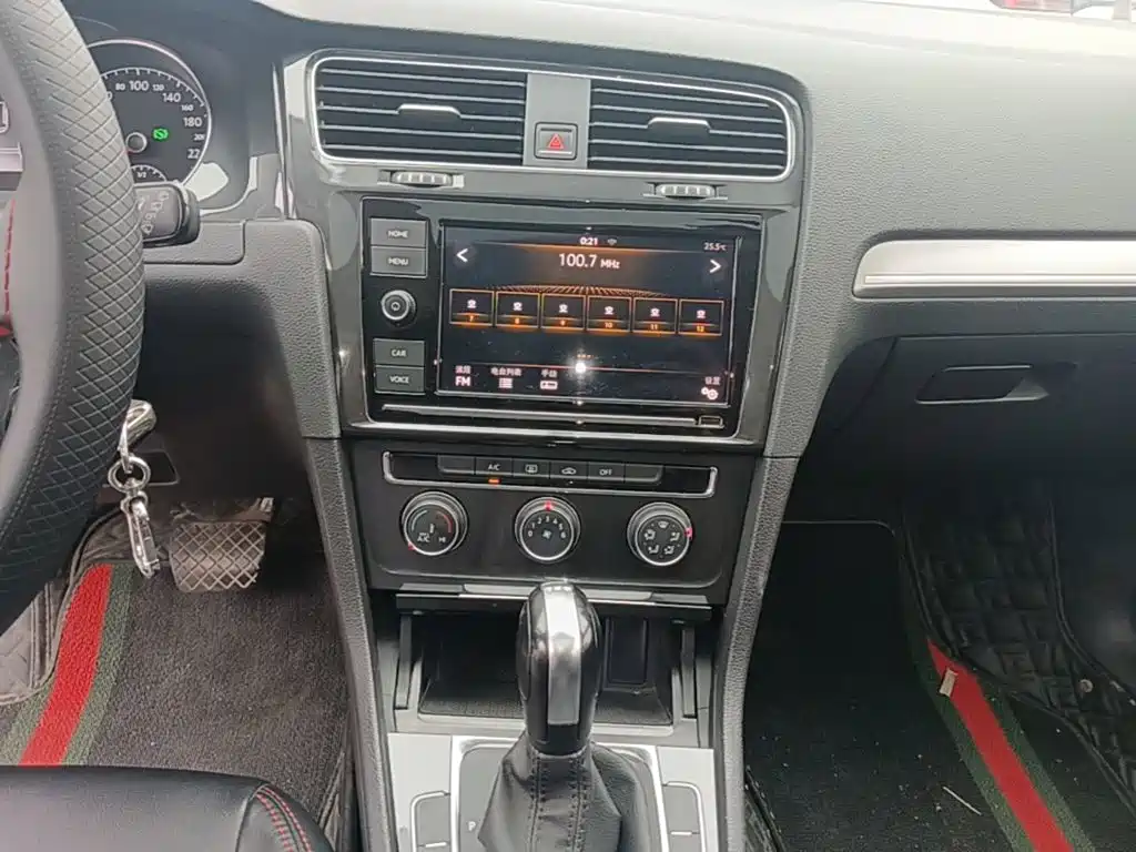 Volkswagen Golf — миниатюра 13