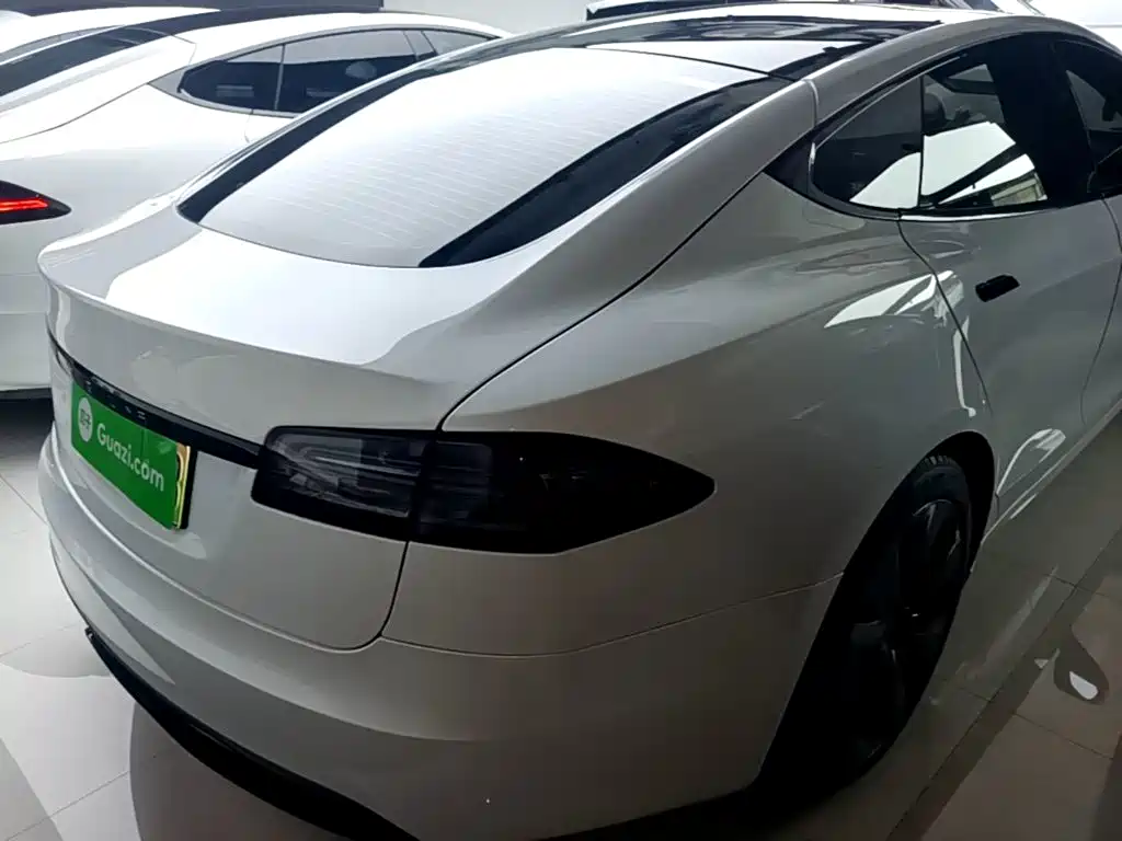 Tesla Model S — миниатюра 4