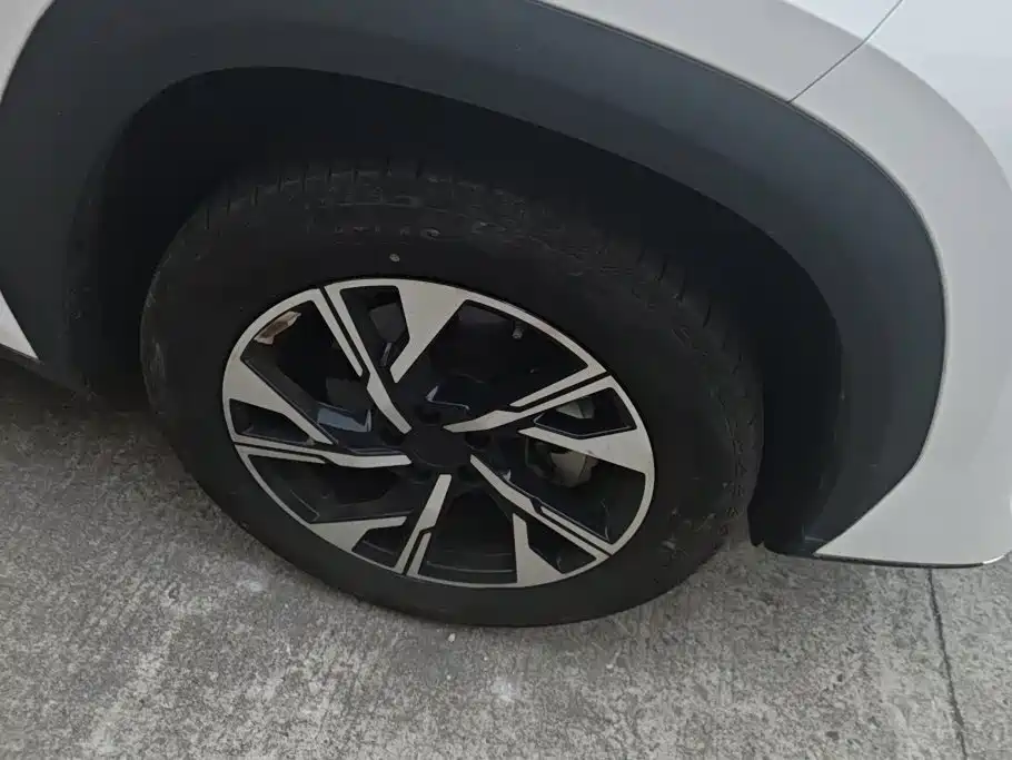Geely Boyue L — миниатюра 6