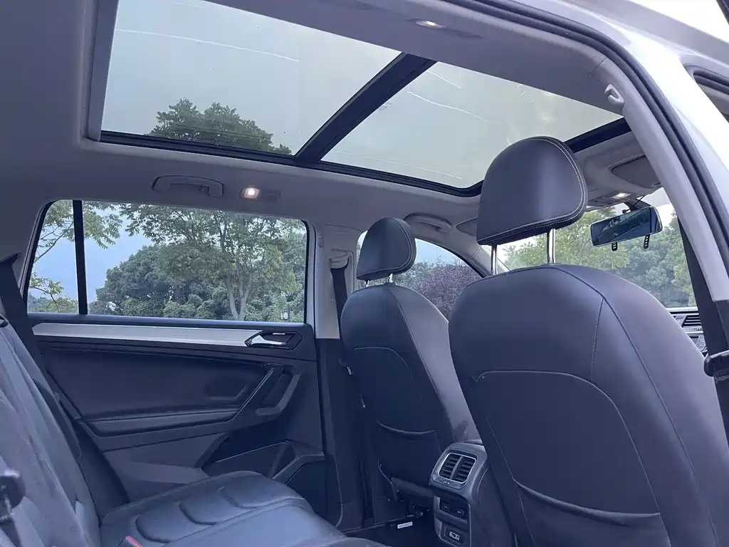 Volkswagen Tiguan L — миниатюра 12