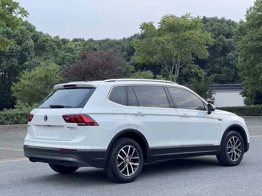 Volkswagen Tiguan L — миниатюра 15