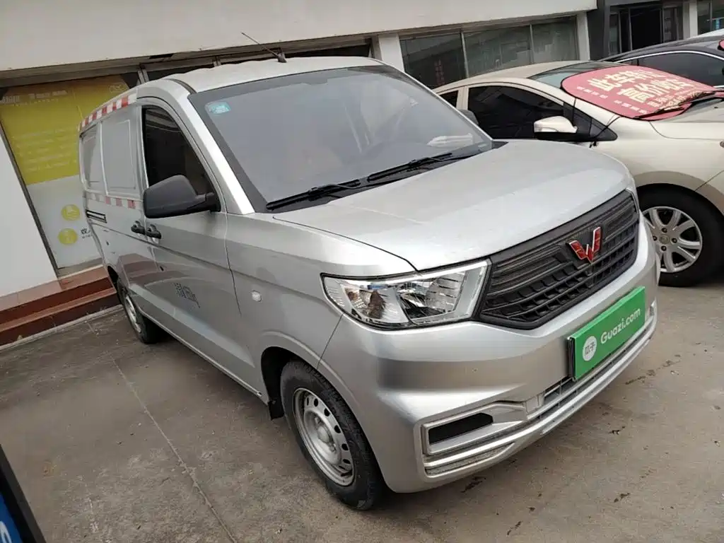 Wuling Hongguang V — миниатюра 4