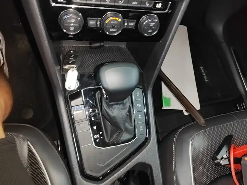 Volkswagen Tiguan L — миниатюра 14