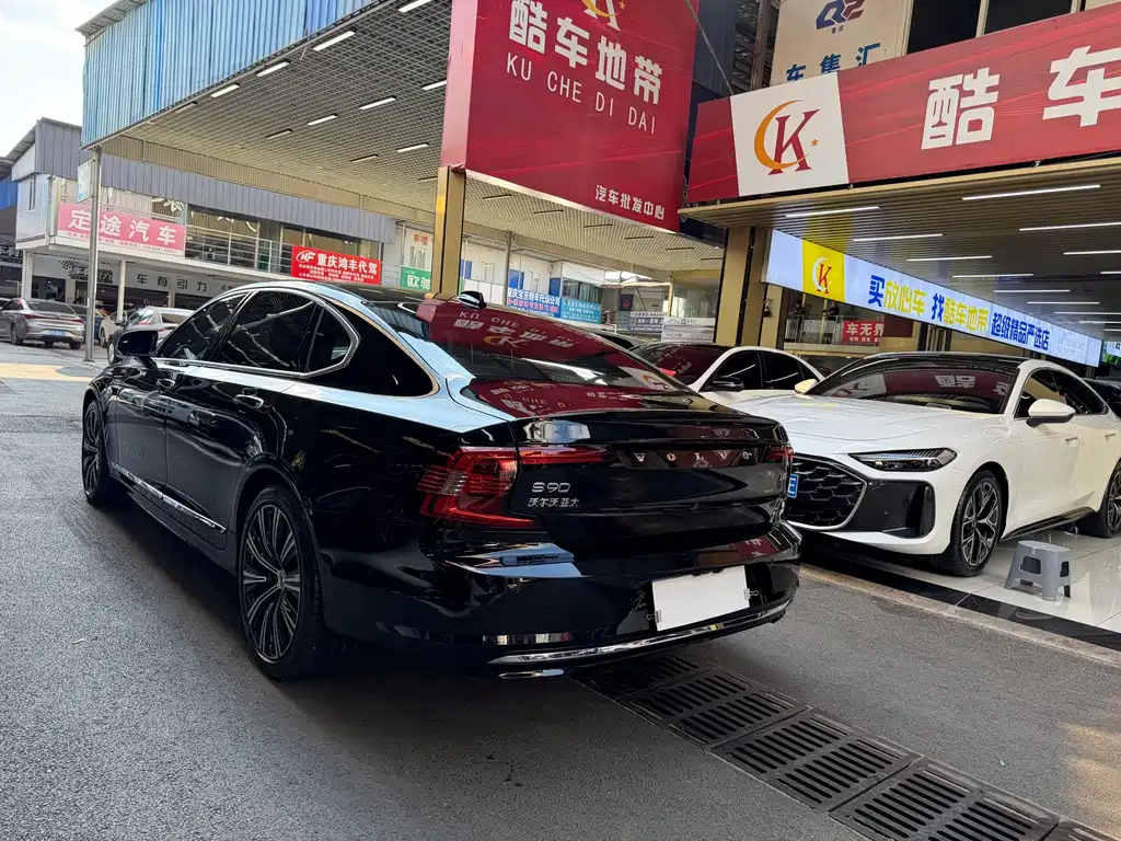 Volvo S90 — миниатюра 6