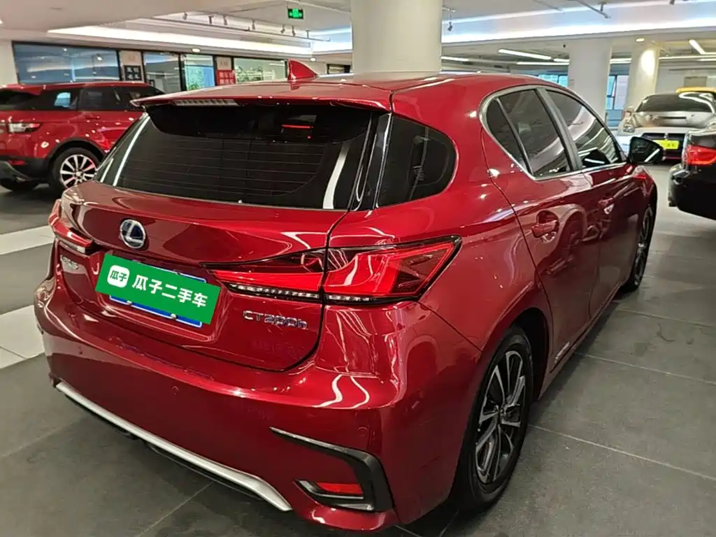 Lexus CT — миниатюра 5