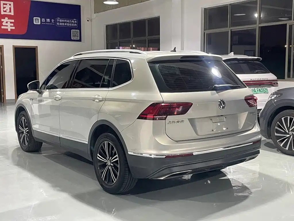 Volkswagen Tiguan L — миниатюра 6
