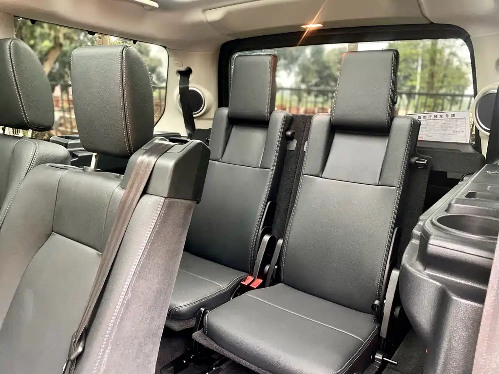 Land Rover Discovery — миниатюра 12