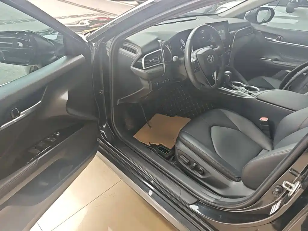 Toyota Camry — миниатюра 16