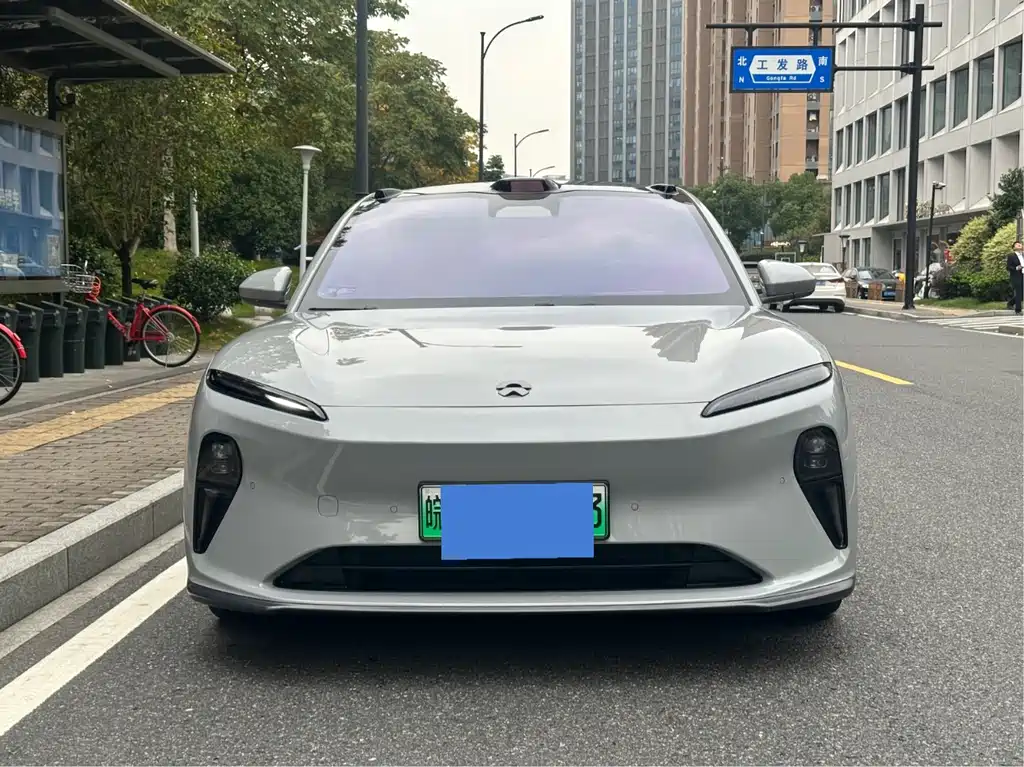 NIO NIO ET5