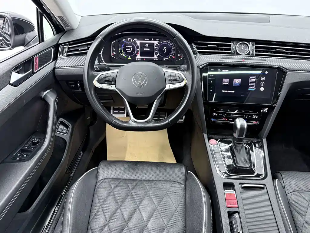 Volkswagen Magotan PHEV — миниатюра 8