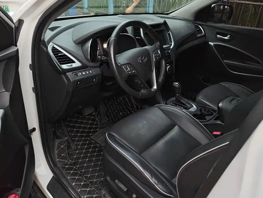 Hyundai Santa Fe — миниатюра 9