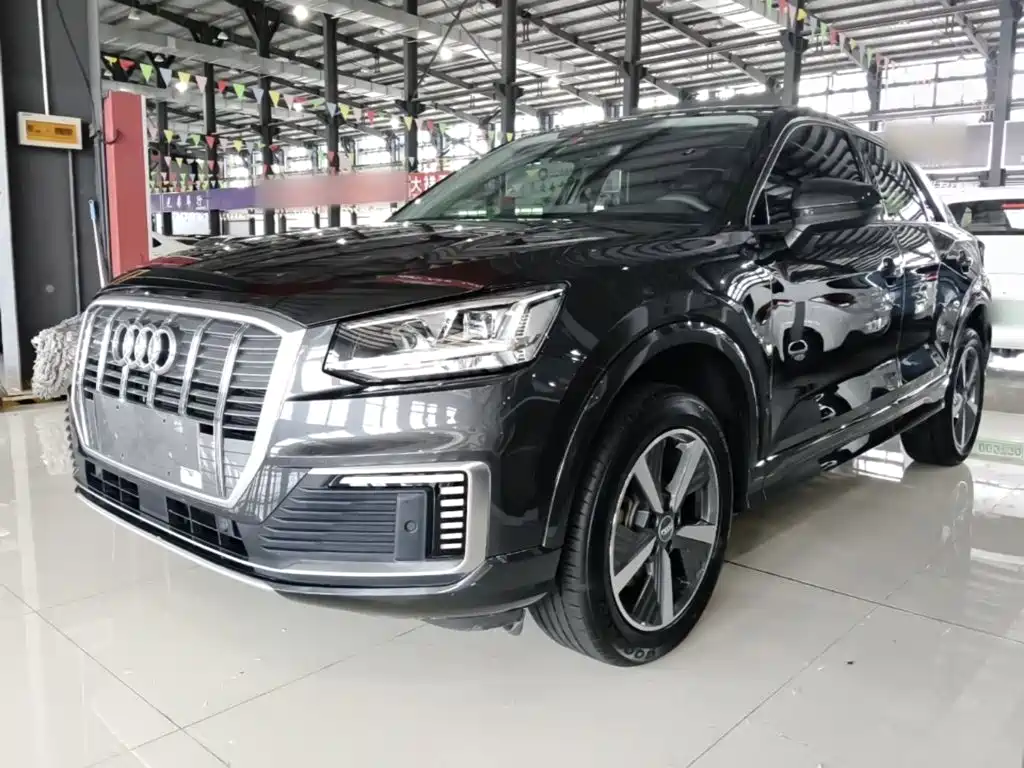 Audi Q2L E-tron