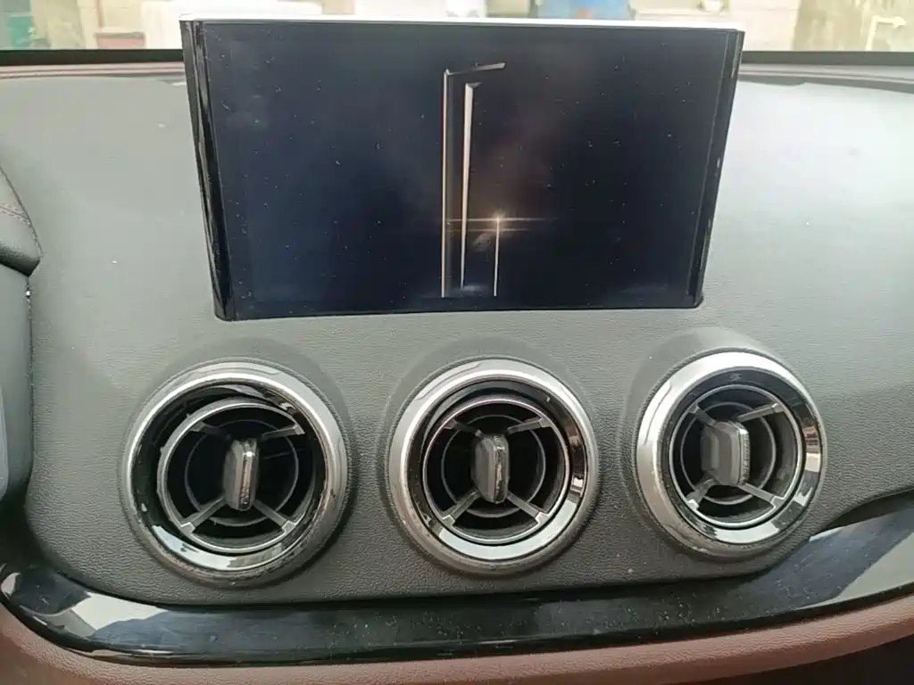 Wey Wey VV5 — миниатюра 9
