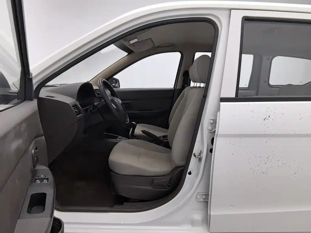 Wuling Hongguang — миниатюра 10