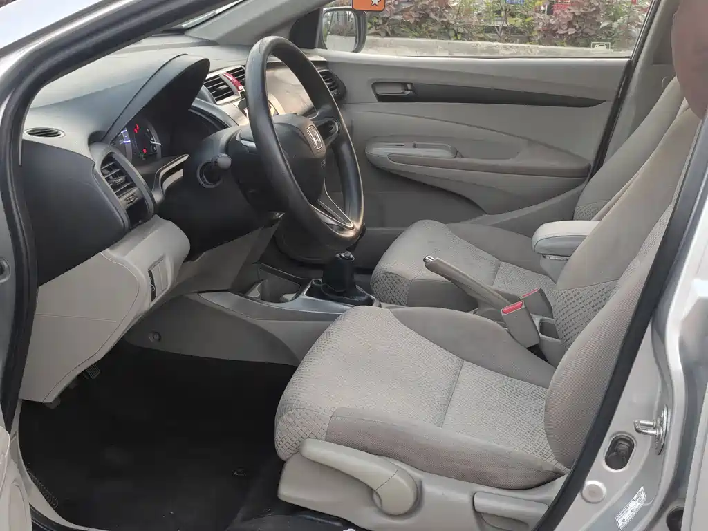 Honda City Classic Elegant 1.5L Manual Elite Edition, фото 12