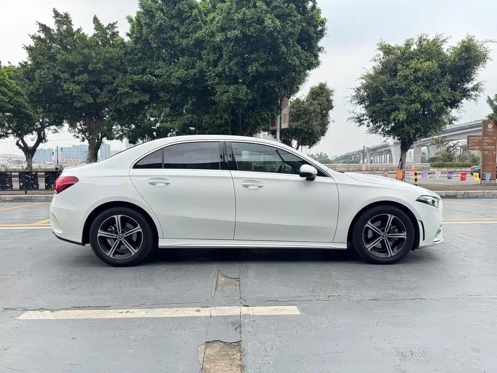 MERCEDES-BENZ A CLASS