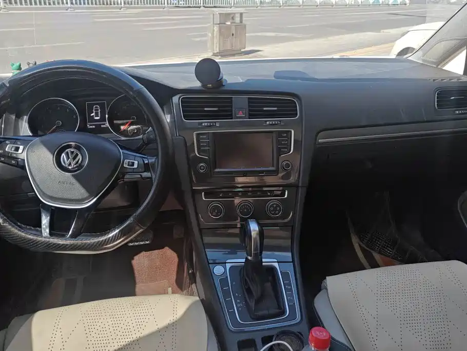 Volkswagen Golf — миниатюра 12