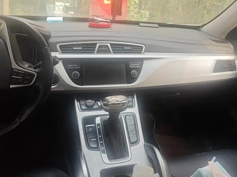 Geely Boyue — миниатюра 13
