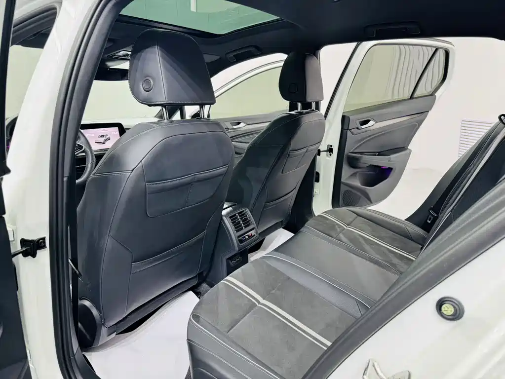 Volkswagen Golf — миниатюра 12
