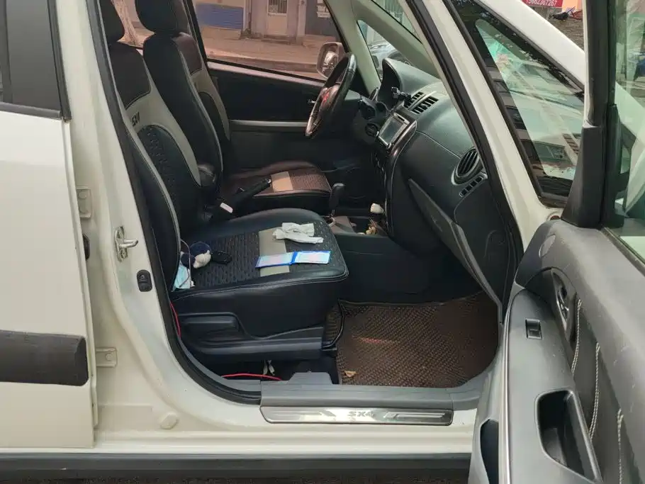 Suzuki SX4 — миниатюра 8