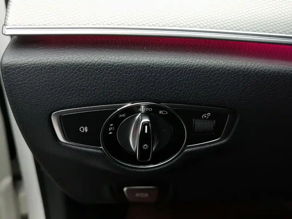 Mercedes-Benz E-Class — миниатюра 21