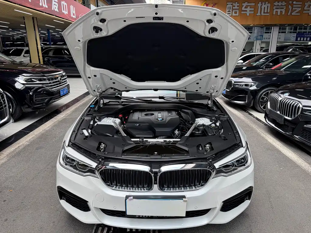 BMW 5 Series — миниатюра 33