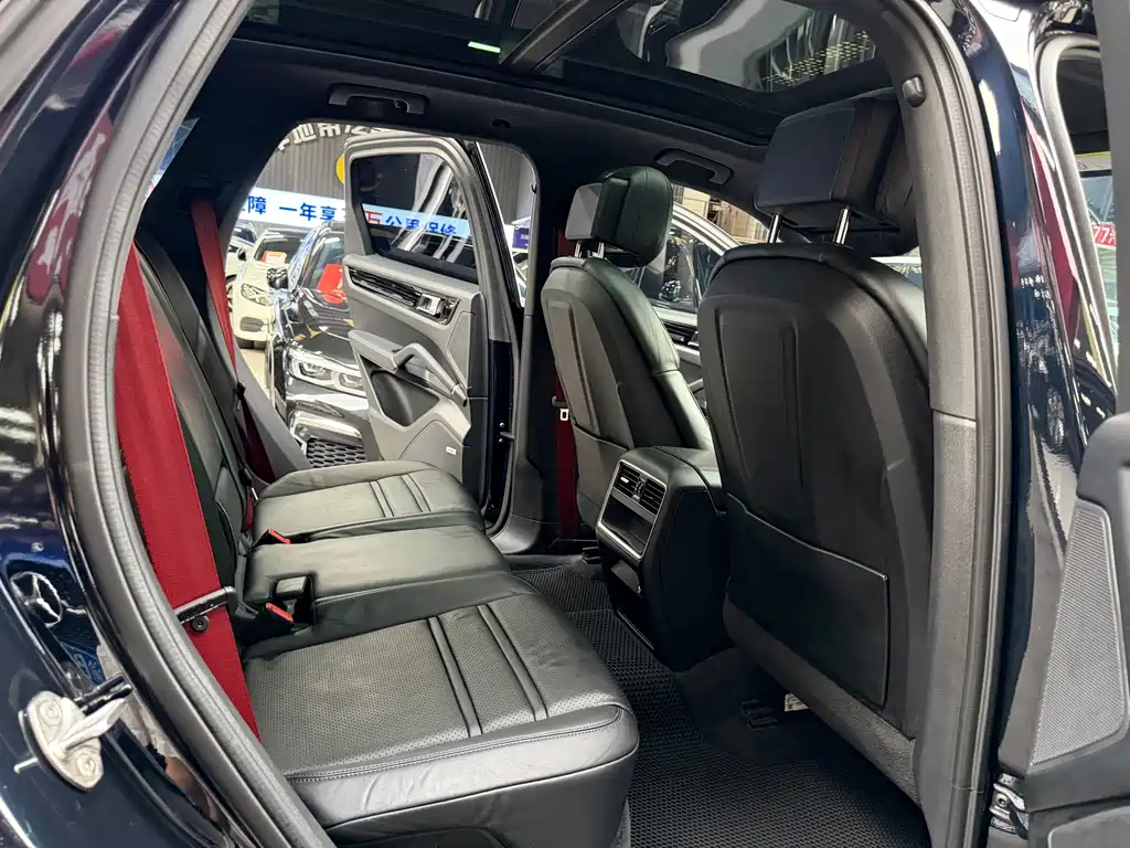 Porsche Cayenne — миниатюра 24