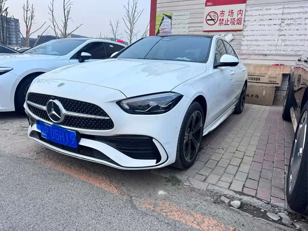 Mercedes-Benz C-Class 2024