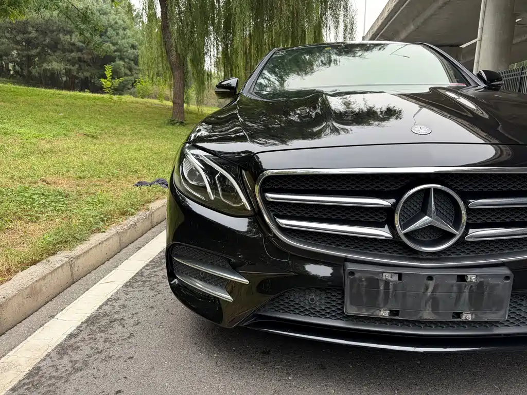 Mercedes-Benz E-Class — миниатюра 14