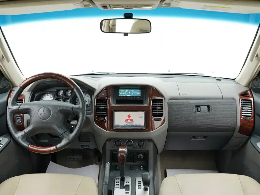 Mitsubishi Pajero — миниатюра 26