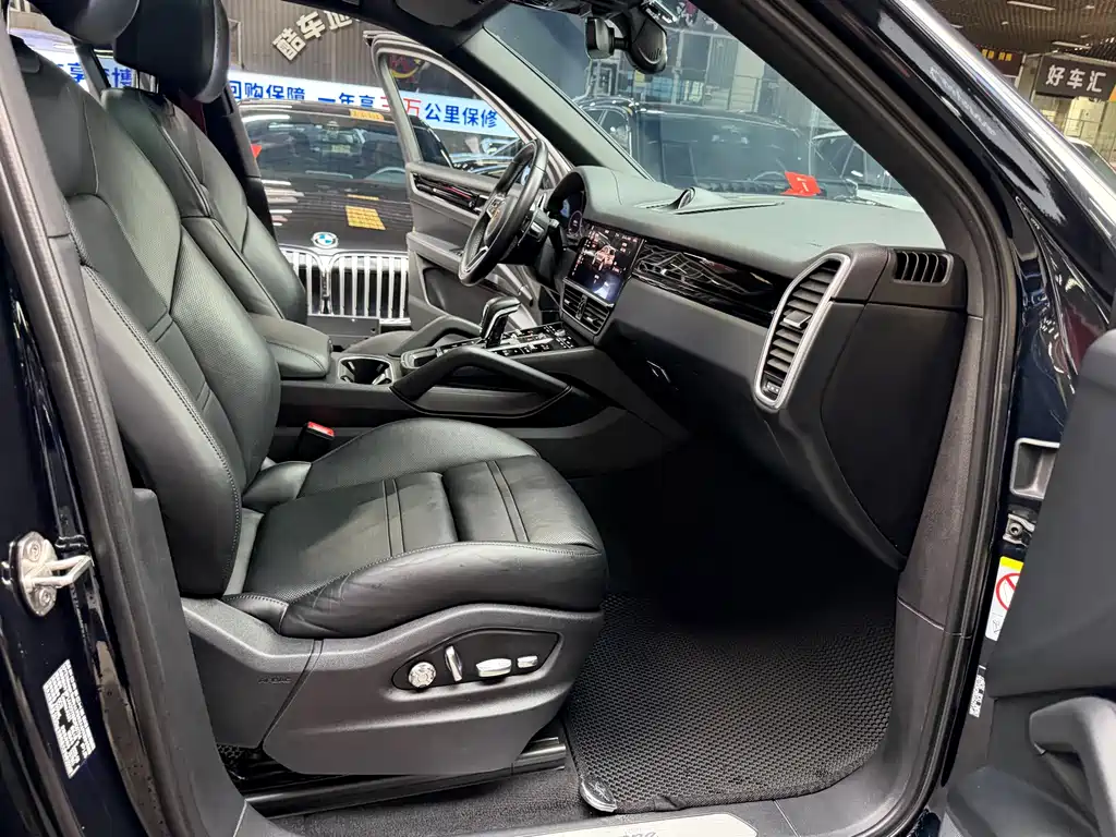 Porsche Cayenne — миниатюра 27