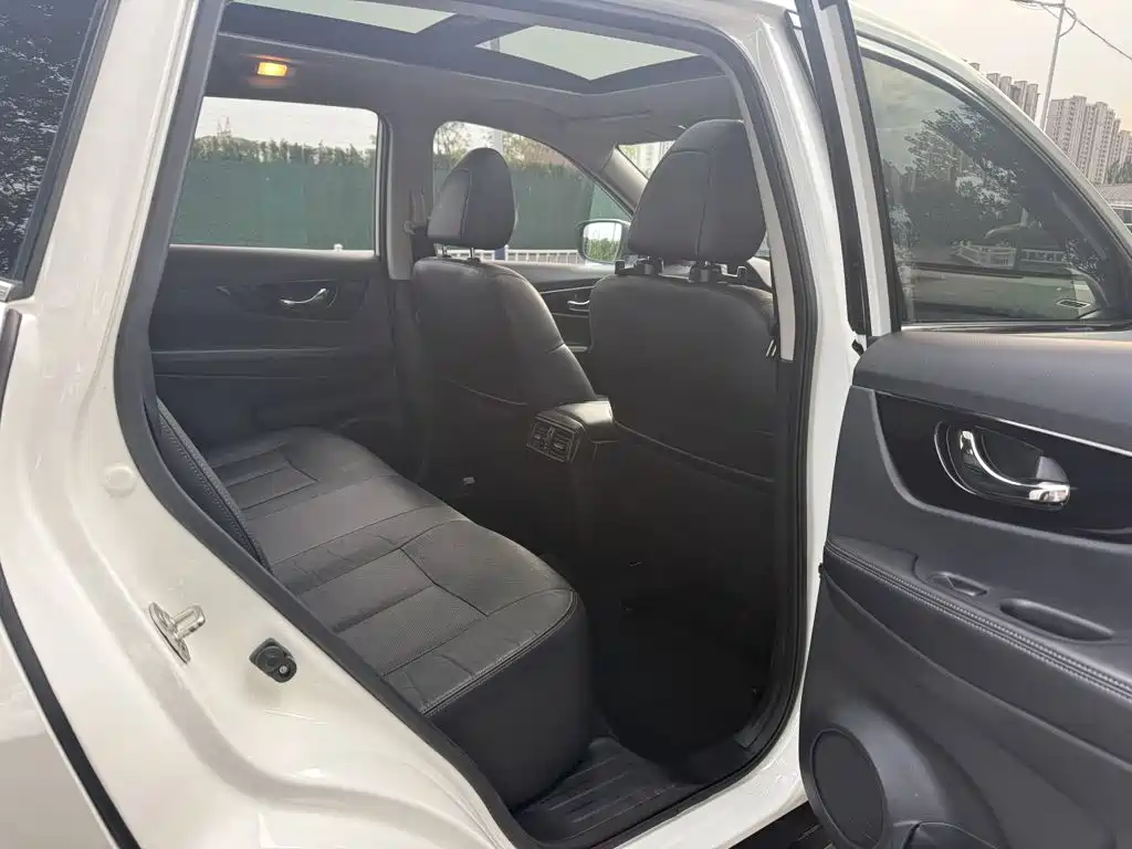 Nissan X-Trail — миниатюра 4
