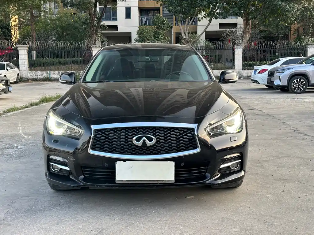 INFINITI Q50L