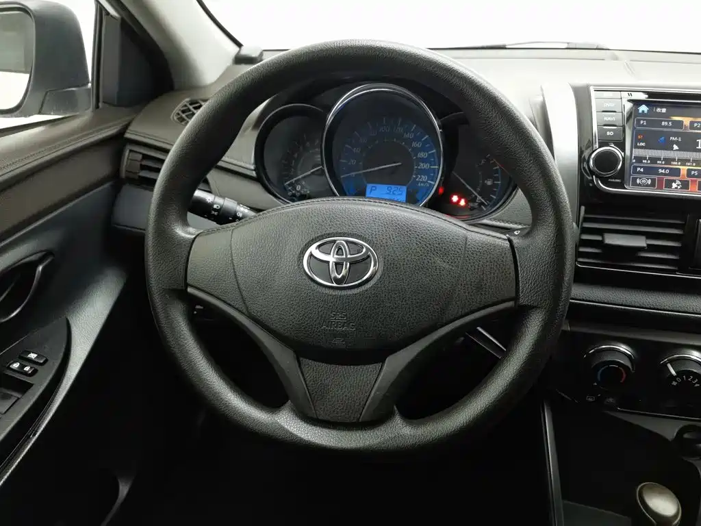 Toyota Yaris L — миниатюра 11