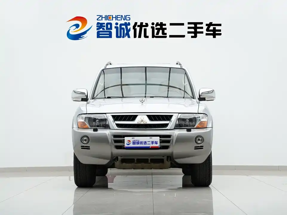 Mitsubishi Pajero — миниатюра 2